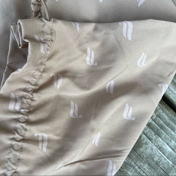 FABLETICS Medium Iggy Woven Sandy Tan Brown Logo Jogger Pants - Picture 9 of 11